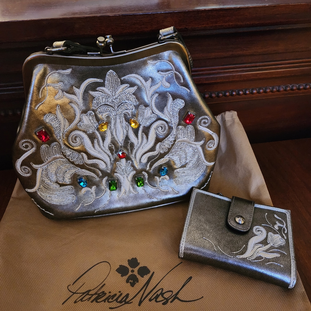 Patricia Nash Metallic Clutch w/Wallet. Jewel Embroidery Design
